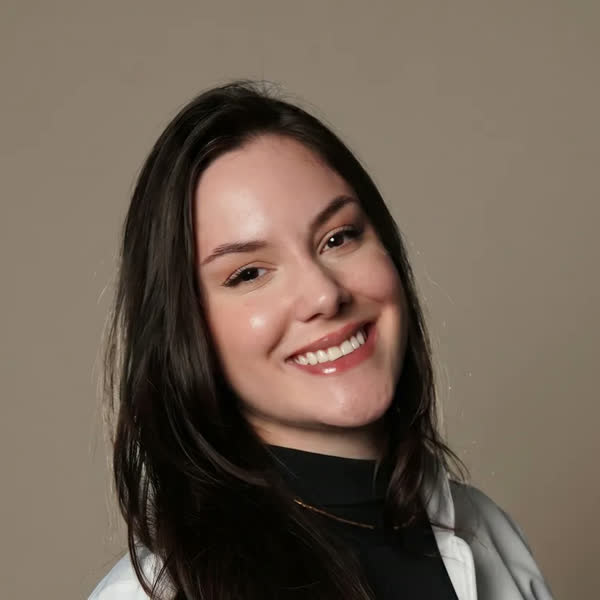 Dra. Júlia Podavi, biomédica tricologista